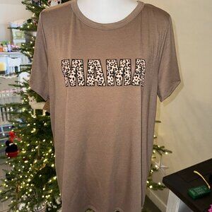 PERFECT PEACH TOP WITH "MAMA" APPLIQUE IN LIGHT BROWN SIZE 1X - NWT (393)